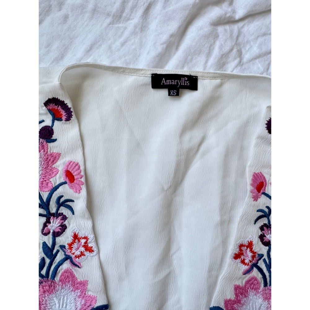 Amaryllis White Floral Embroidered Top Women's XS Boho Long Sleeve Kimona - Picture 3 of 5